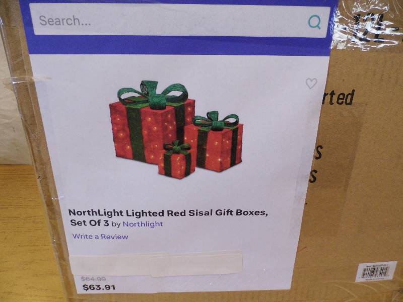 lot 107 image: Christmas Gift Box Display