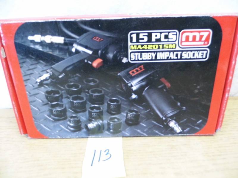 lot 113 image: 15 Pc Stubby Impact Socket Set