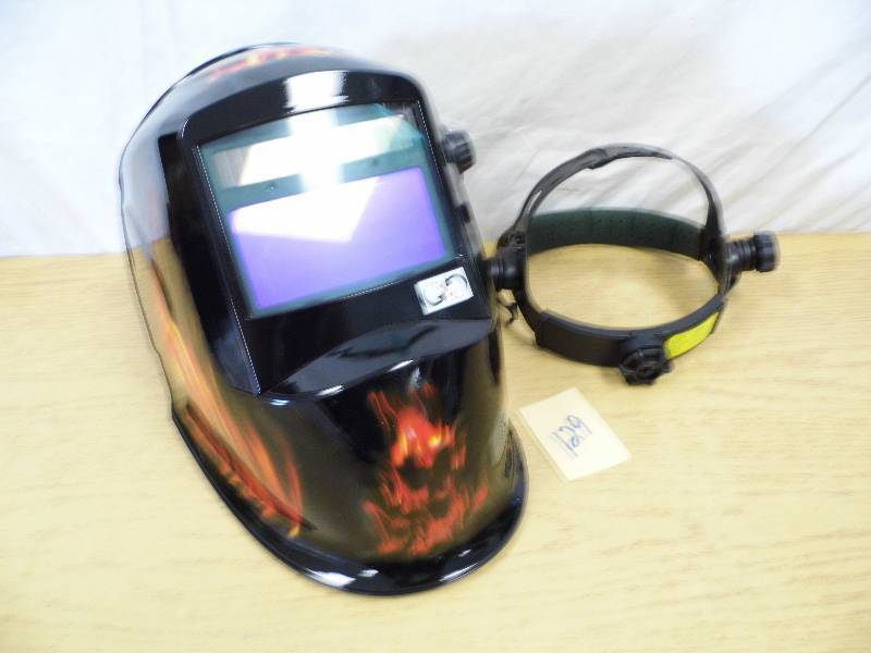 lot 129 image: Welding Helmet