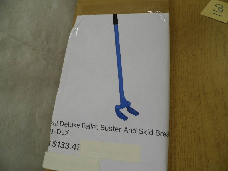 lot 160 image: Deluxe Pallet Buster & Skid Breaker