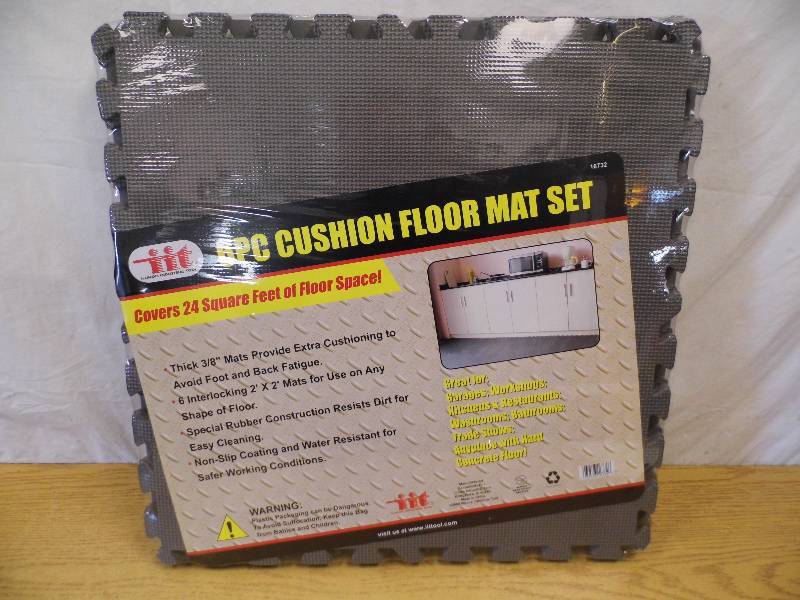 lot 89 image: 6 Piece Floor Mats