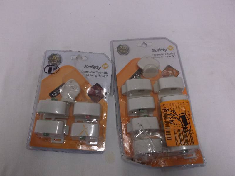 Magnetic Locking System, Retail $33.00