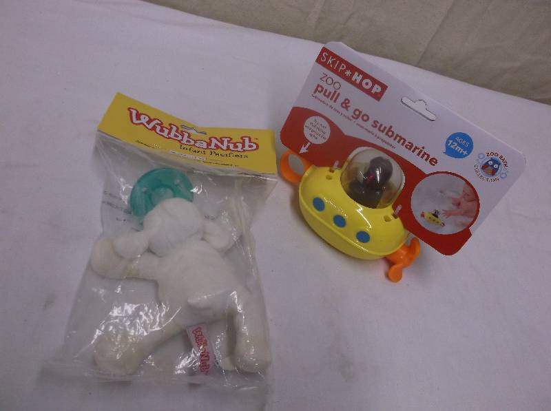 Pull & Go Submarine & Lamb Pacifier, Retail $23.27
