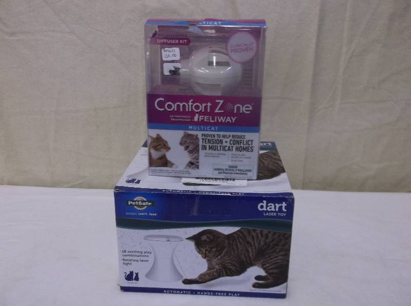 Pet Safe Dart Laser Toy & Comfort Zone Diffuser Kit, Retail $50.00