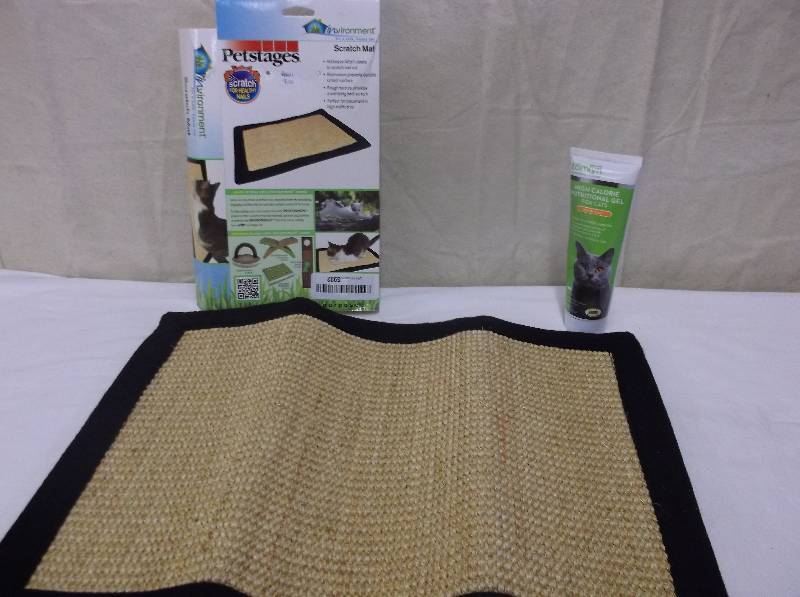 High Calorie Nutritional Gel For Cats & Scratch Mat, Retail $26.99