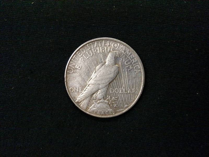 1922 D Peace Silver Dollar...