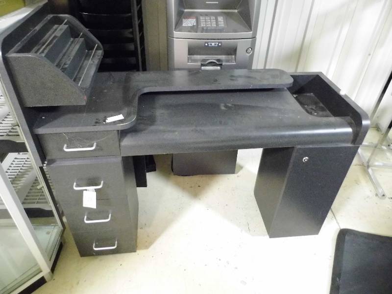 Manicure Table