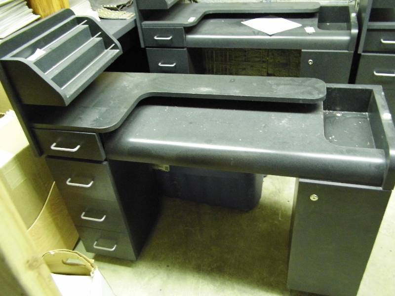 Manicure Table