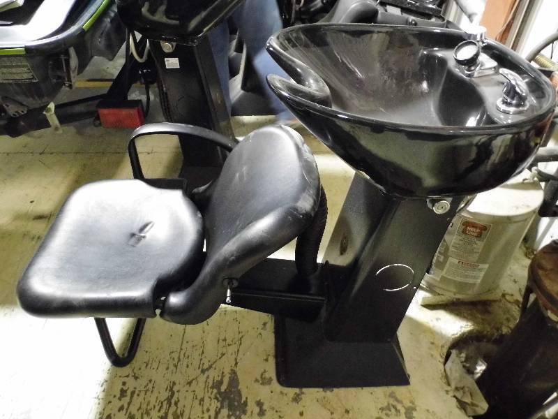 Wash Sink w Chair