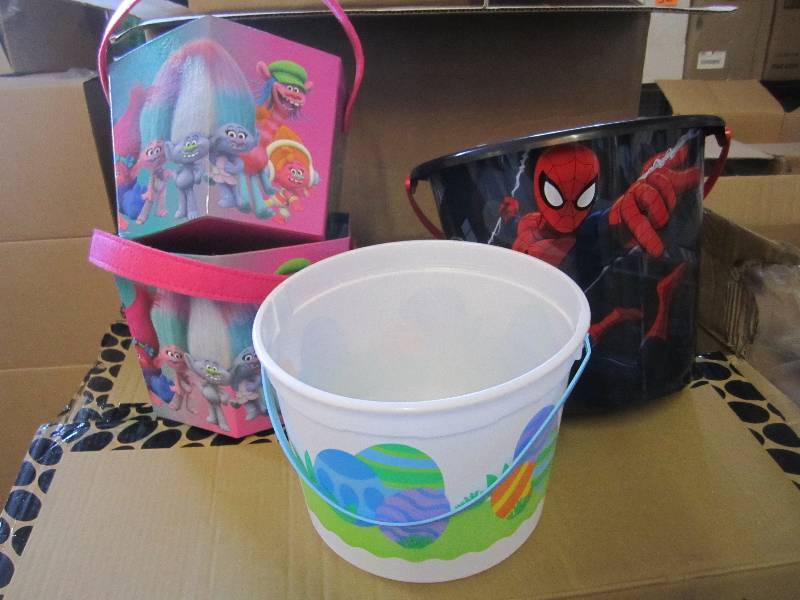 lot 333 image: Large Lot of Easter Supplies See al...