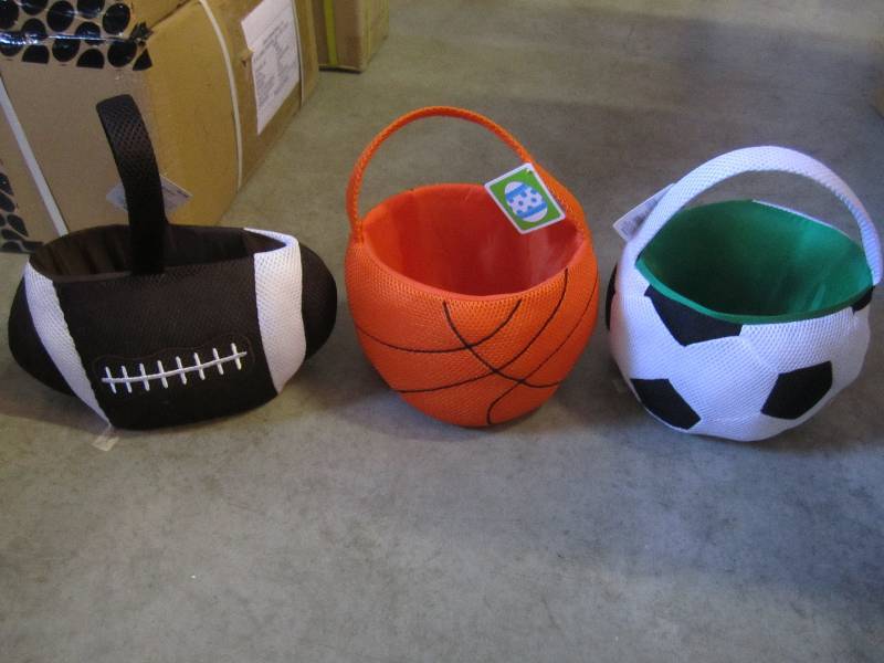 lot 334 image: Large Lot of Easter Supplies See al...
