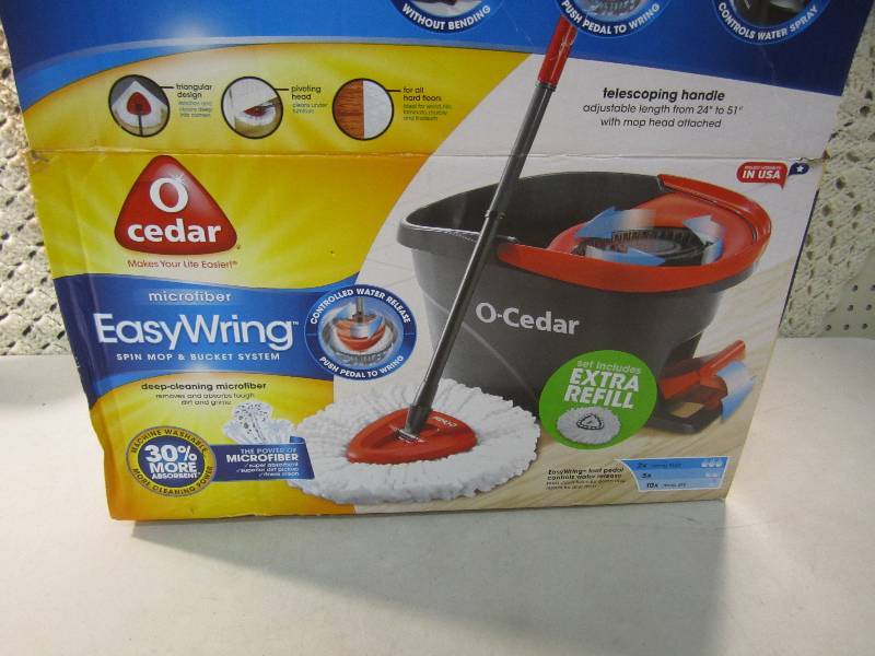 lot 21 image: O Cedar Easy Wring Spin Mop Kit Ope...