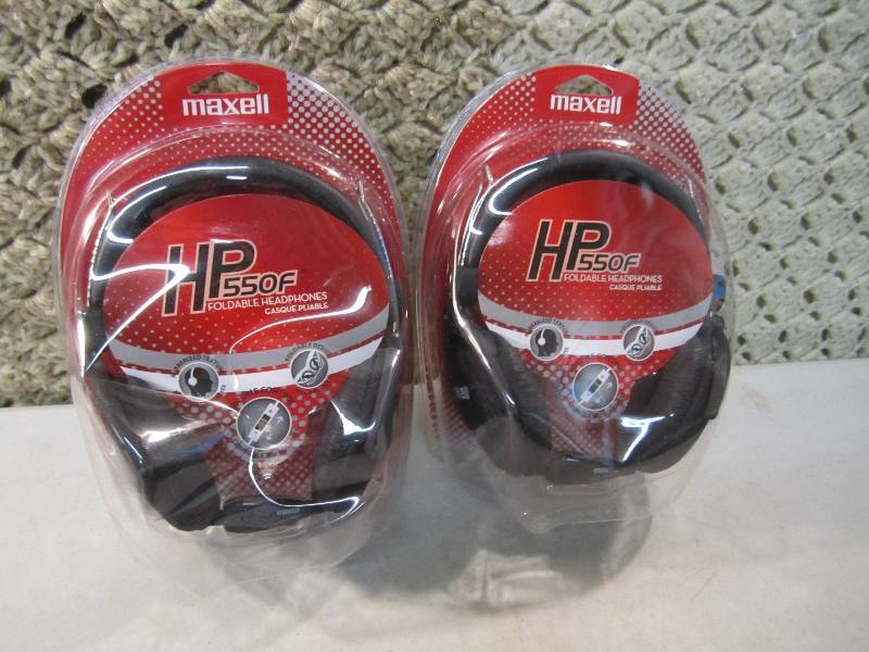 lot 35 image: Lot of 2 Maxell HP550F Foldable Hea...