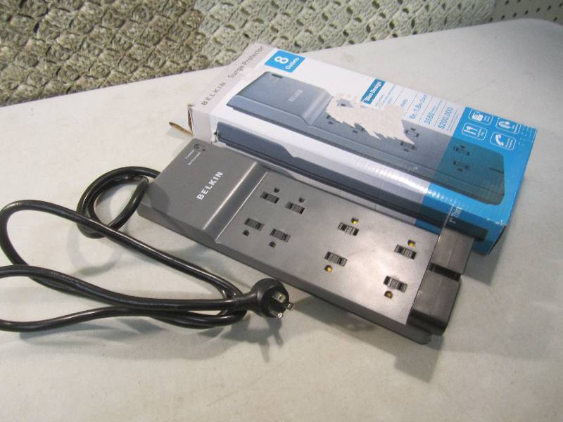 lot 36 image: Belkin 8 Outlet Surge Protector Ope...