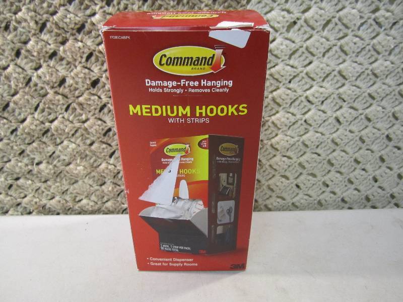 lot 37 image: Box of 50 Command Designer Stick-On...