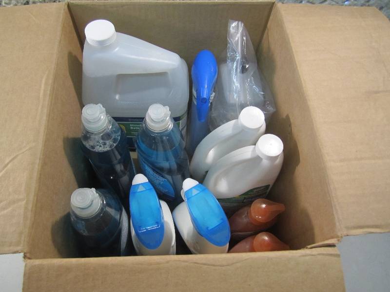 lot 43 image: Mixed Lot of Soaps and Cleaners See...