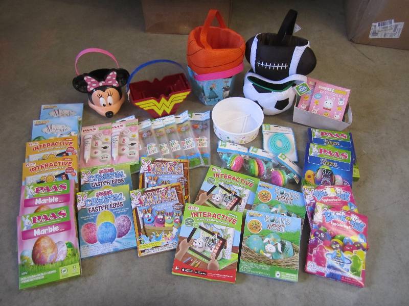lot 46 image: Large Lot of Easter Decor, Supplies...