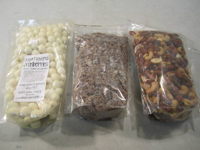 lot 95 image: Mixed Lot of 3 Bags 1 Yogurt Covere...