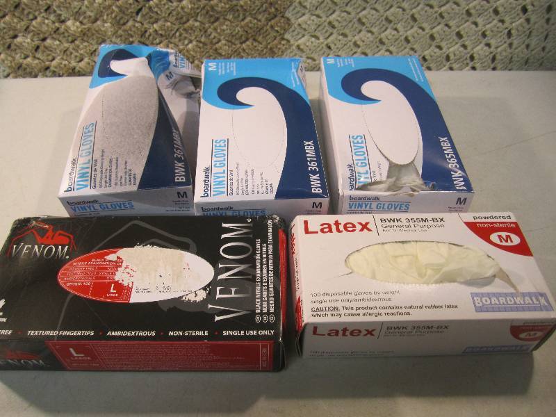 lot 126 image: Mixed Lot of VinylLatex Gloves 4 M...