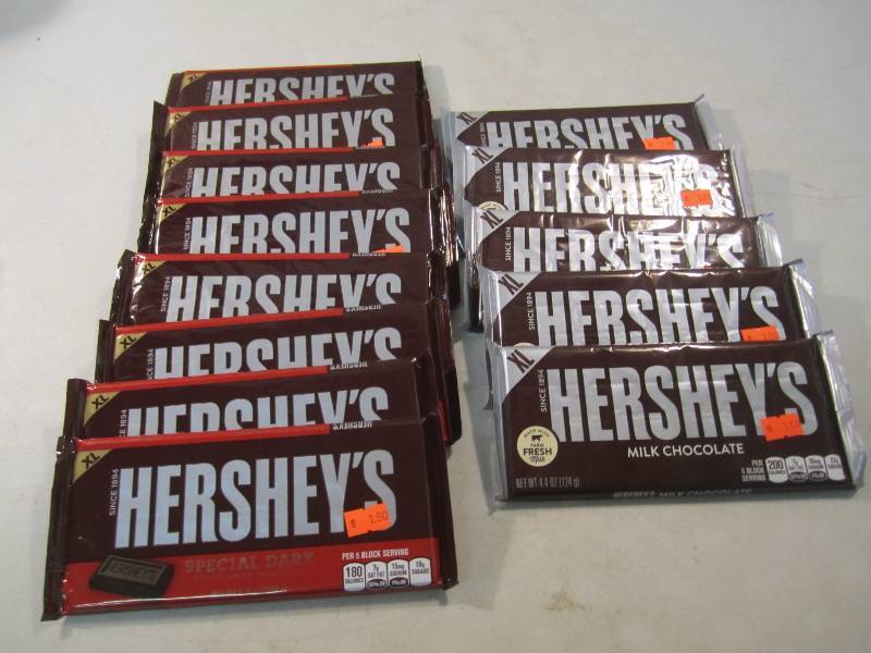 lot 133 image: Mixed Lot of 13 XL Hersheys Chocola...