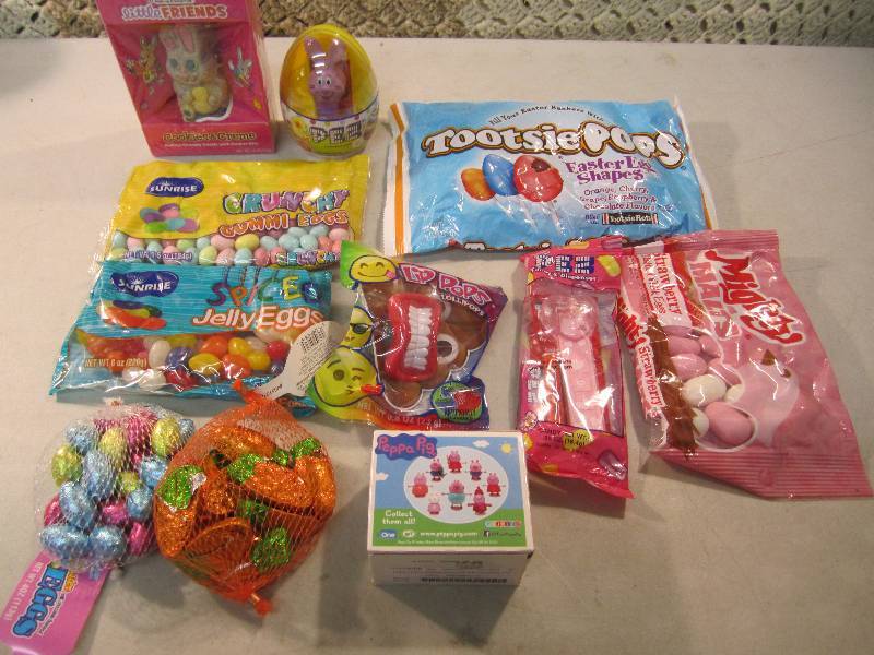 lot 153 image: Mixed Lot of Easter Candy  B-2...
