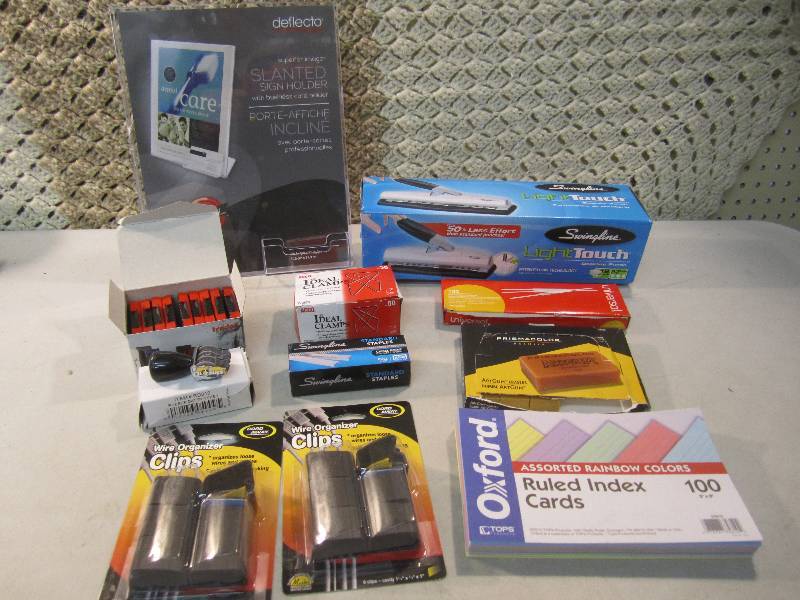 lot 170 image: Lot of Misc Office Items See Photos...