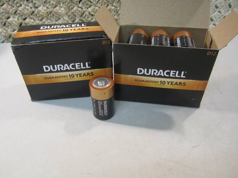lot 182 image: 2 Boxes of Duracell D Batteries 12 ...