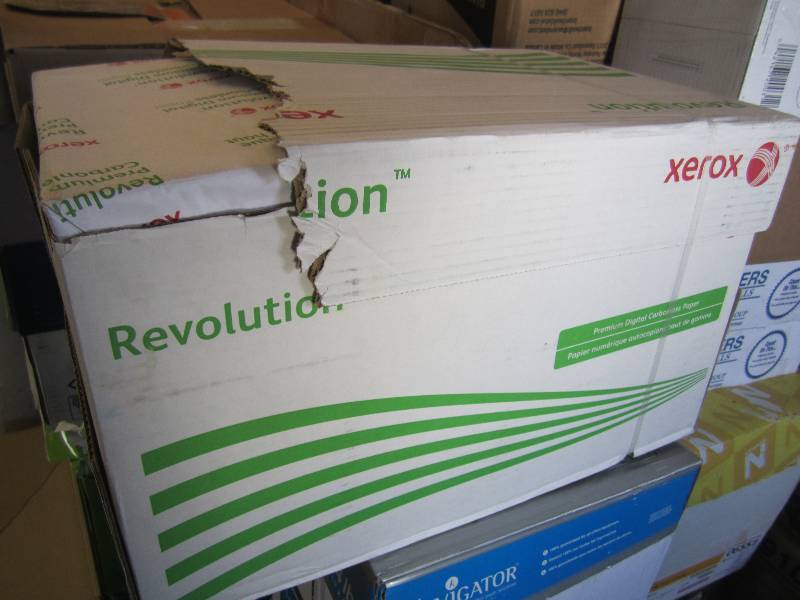lot 194 image: Case of 5000 Sheets 8.5 x 11 Whit...