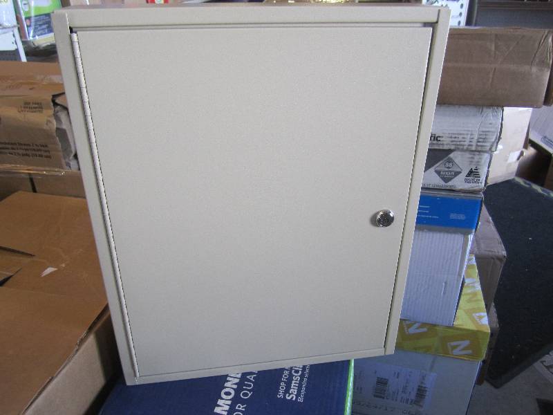 lot 209 image: Locking Metal 110 Key Storage Cabin...