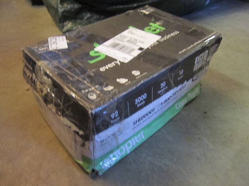 lot 229 image: Case with 7 Reams 3500 sheets 8.5 ...