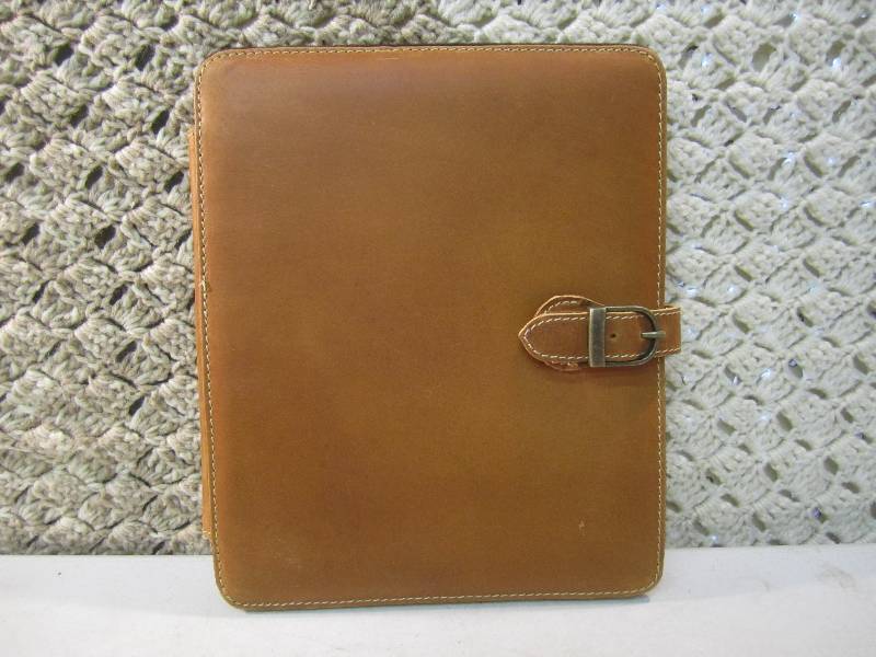 lot 320 image: Canyon Outback Leather Bear Canyon ...