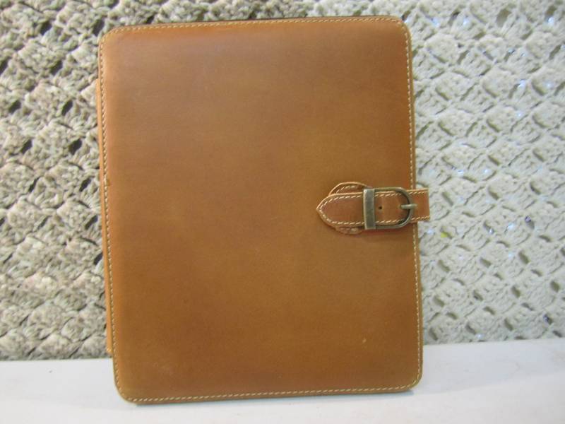 lot 324 image: Canyon Outback Leather Bear Canyon ...