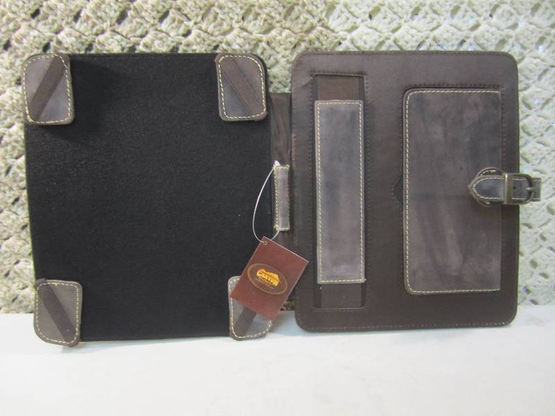 lot 326 image: Canyon Outback Leather Bear Canyon ...