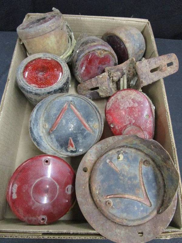lot 7 image: Old Lights