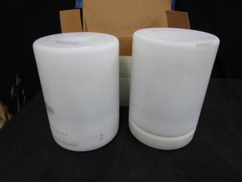 lot 48 image: Maleluca Cool Mist Essental Oil Diffusers