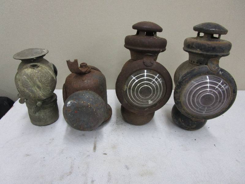lot 55 image: Old Lights