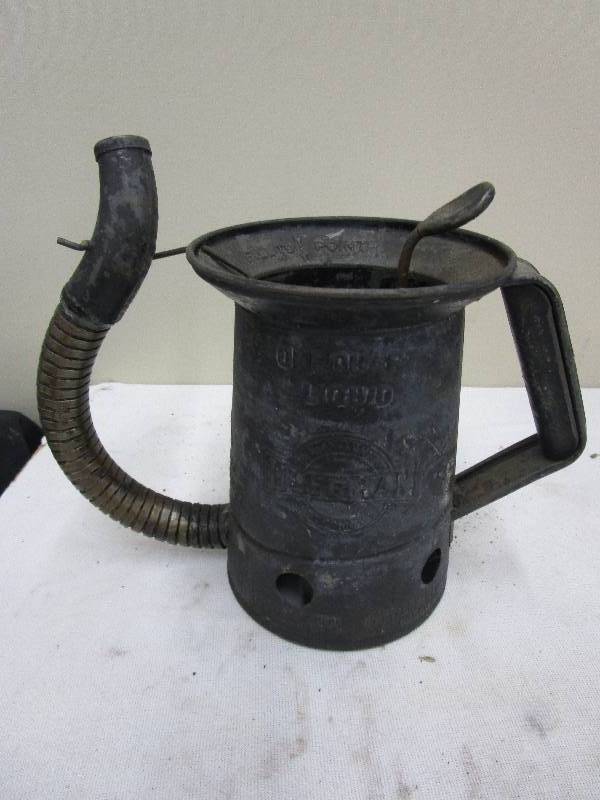 lot 59 image: Huffman Oil Can
