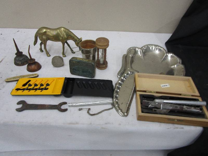 lot 78 image: Assorted Collectibles