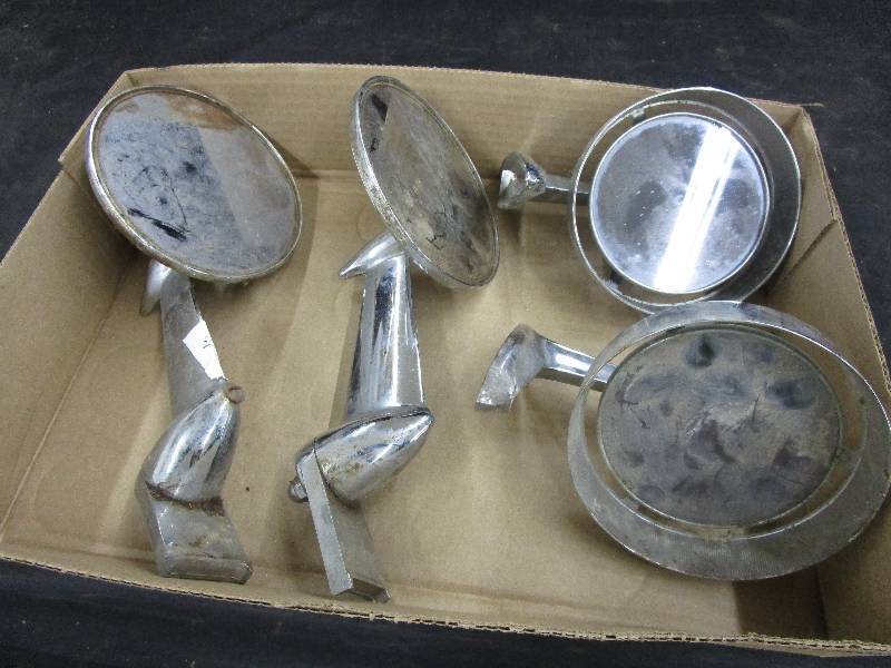 lot 81 image: Matching Mirror Sets