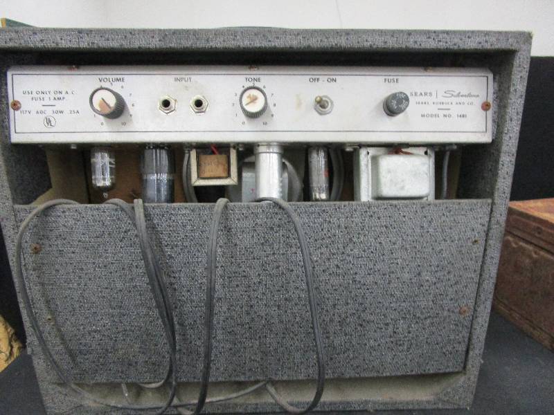 lot 84 image: Sears Amp Not tested