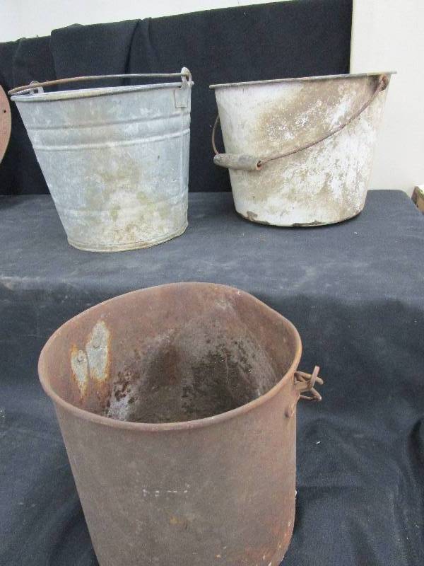 lot 91 image: Pails