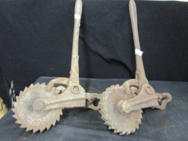 lot 101 image: Fence Strethchers Land Wire Fence Company