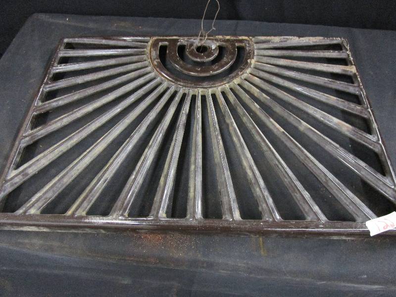 lot 122 image: Old Furnace Top Grate