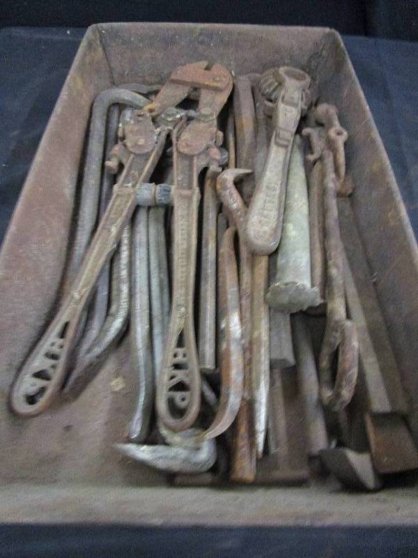 lot 123 image: Tools