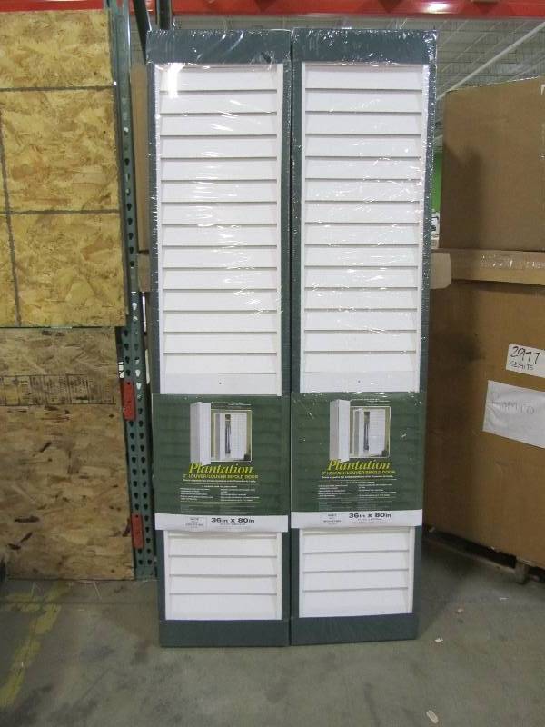 lot 14 image: plantation 3 lover bifold door (x2)