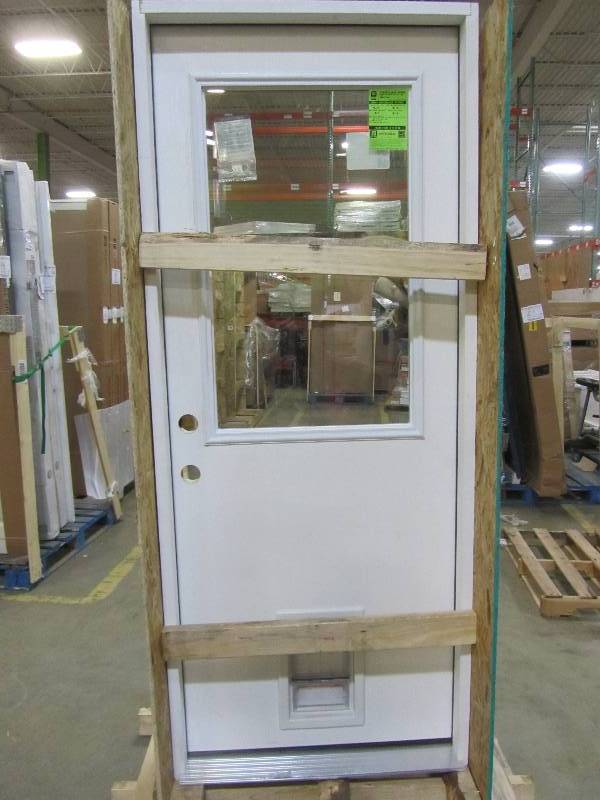 lot 25 image: Steves & Sons 32 in. x 80 in. Classic Half Lite RHIS White Primed Textured Fiberglass Prehung Front Door with Med Pet Door