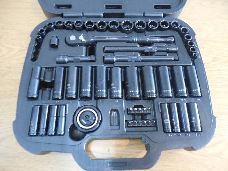 lot 20 image: Husky 38 in. Drive 100-Position Universal SAE and Metric Mechanics Tool Set (60-Piece)