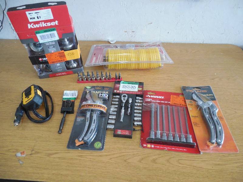 lot 25 image: ASSORTED TOOL - GARAGE LOT