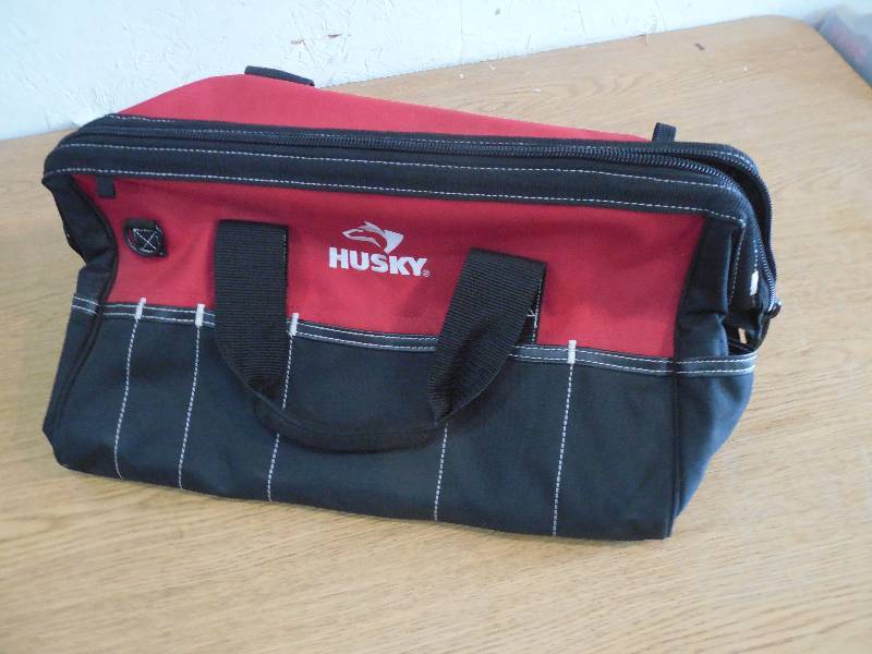 lot 87 image: HUSKY 20 IN. TOOL TOTE BAG