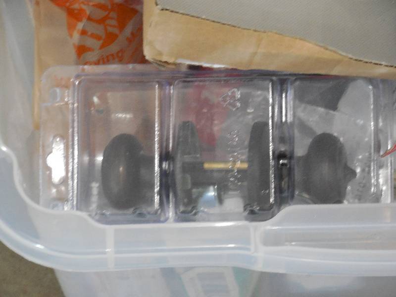 lot 95 image: MASSIVE LOT OF DOOR KNOB  ENTRY SETS